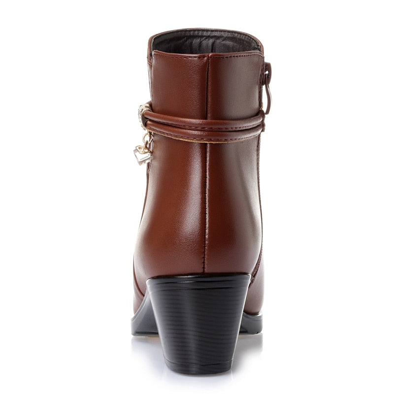 Women’s Fur-Lined Leather Boot - CozyChic