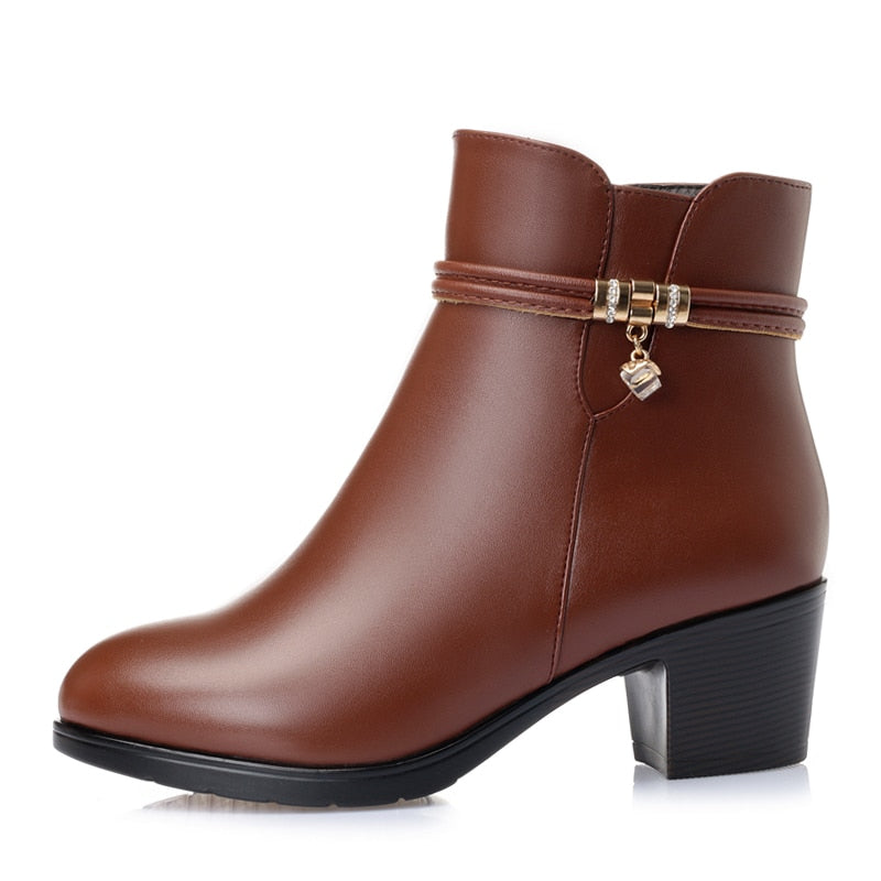 Women’s Fur-Lined Leather Boot - CozyChic