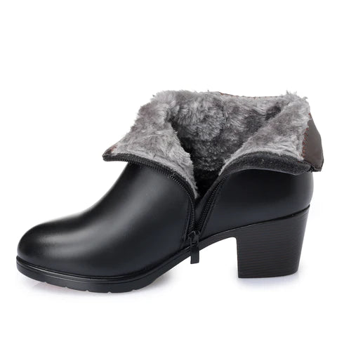 Women’s Fur-Lined Leather Boot - CozyChic
