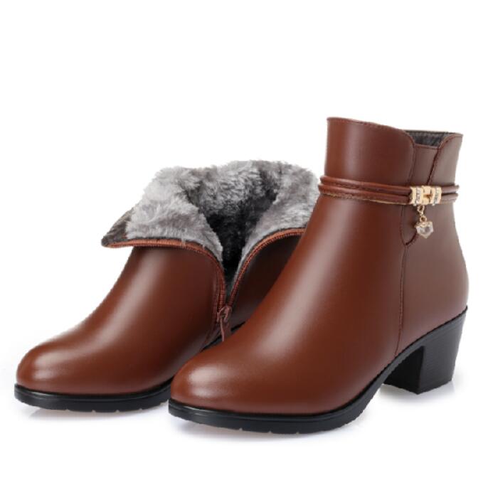 Women’s Fur-Lined Leather Boot - CozyChic