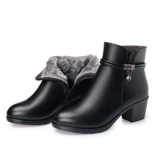 Women’s Fur-Lined Leather Boot - CozyChic