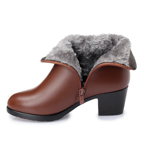 Women’s Fur-Lined Leather Boot - CozyChic